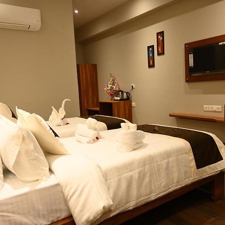 Neel Clarks Inn Express Agra  Extérieur photo