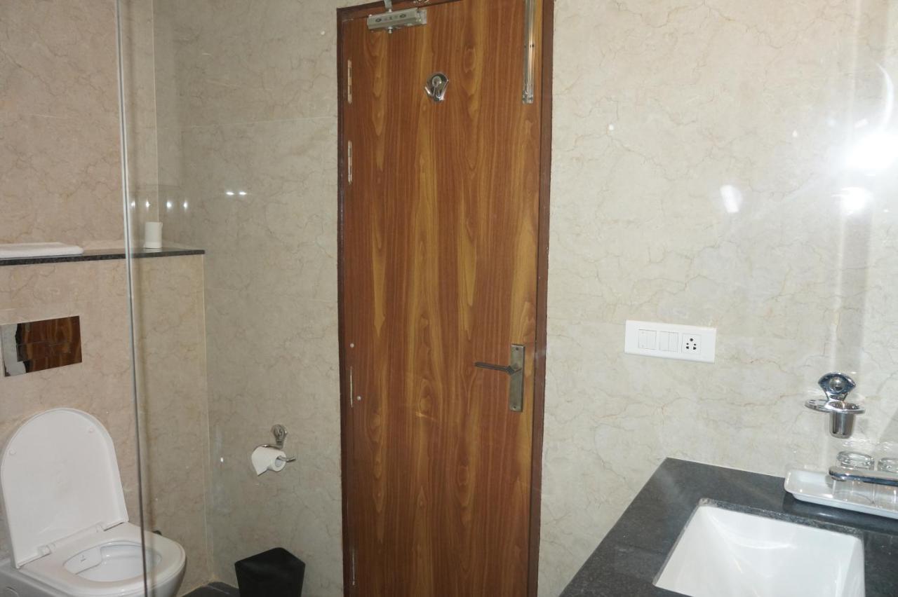 Neel Clarks Inn Express Agra  Extérieur photo